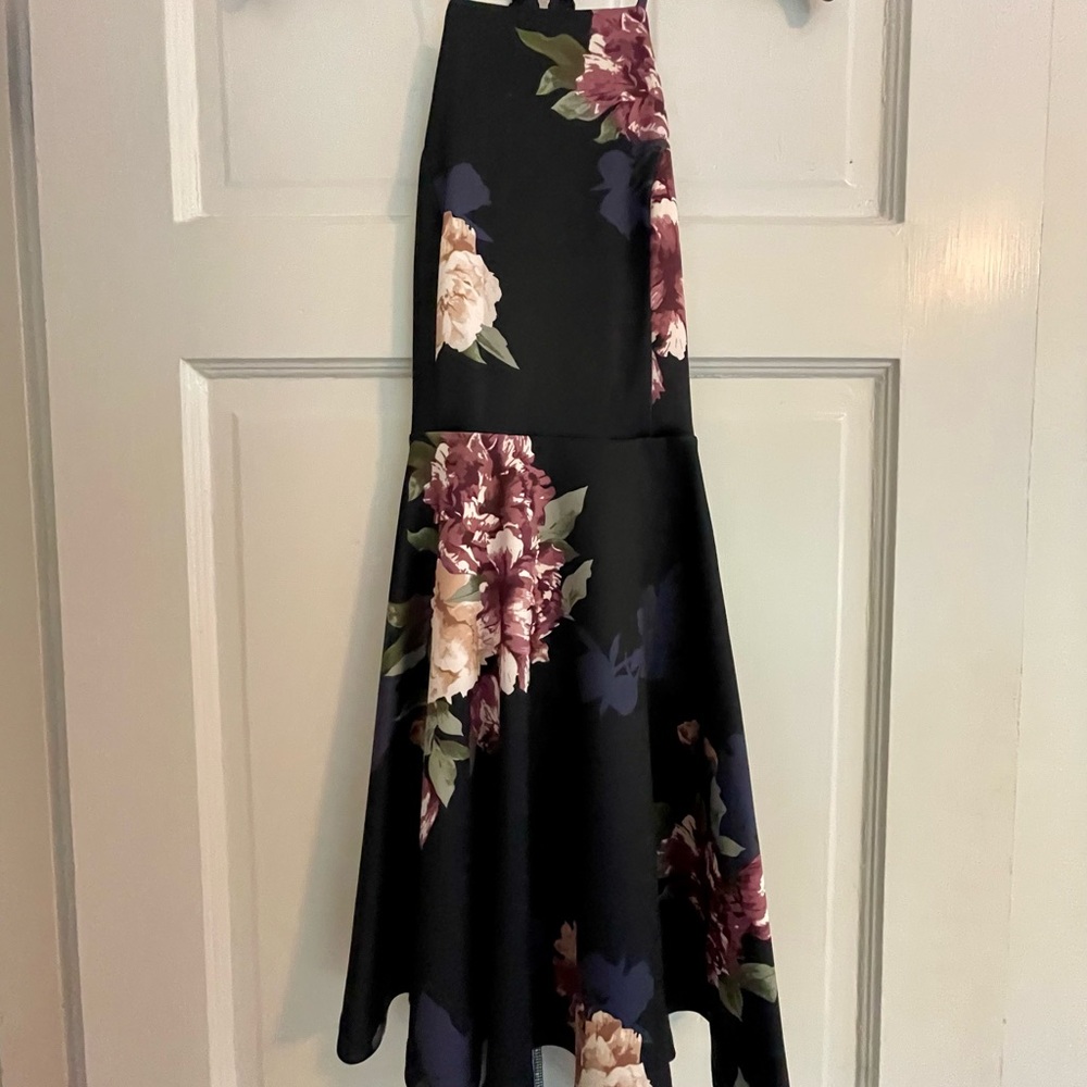 Chic Black Floral Maxi Dress
